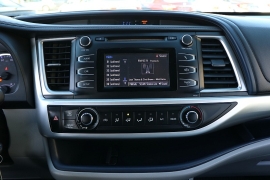 Used 2018  Toyota Highlander 4d SUV FWD LE at Auto Finance Center near Matthews&comma; NC