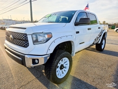 Used 2020  Toyota Tundra 4WD CrewMax 5&period;5' Bed 5&period;7L &lpar;Natl&rpar; at Auto Finance Center near Matthews&comma; NC