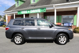 Used 2013 Toyota Highlander 4d SUV FWD at Auto Finance Center near Matthews, NC