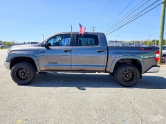 Used 2018  Toyota Tundra 4WD CrewMax 5&period;5' Bed 5&period;7L FFV &lpar;Natl&rpar; at Auto Finance Center near Matthews&comma; NC