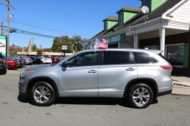 Used 2015  Toyota Highlander FWD 4dr V6 LE (Natl) at Auto Finance Center near Matthews, NC