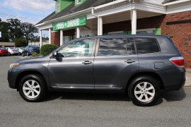 Used 2013 Toyota Highlander 4d SUV FWD at Auto Finance Center near Matthews, NC