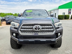 Used 2017  Toyota Tacoma Double Cab 5' Bed V6 4x4 &lpar;Natl&rpar; at Auto Finance Center near Matthews&comma; NC