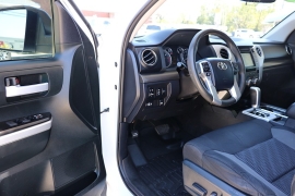 Used 2017  Toyota Tundra 4WD CrewMax 5&period;5' Bed 5&period;7L FFV &lpar;Natl&rpar; at Auto Finance Center near Matthews&comma; NC