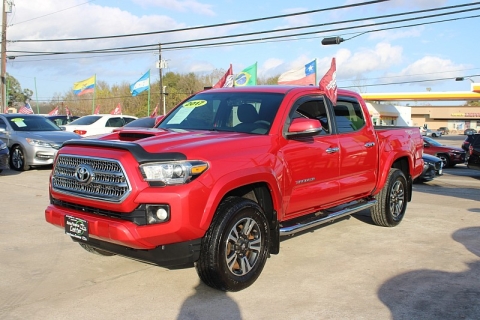 2017 Toyota Tacoma TRD Sport's photo