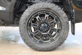 Used 2017  Toyota Tundra 4WD CrewMax 5&period;5' Bed 5&period;7L FFV &lpar;Natl&rpar; at Auto Finance Center near Matthews&comma; NC