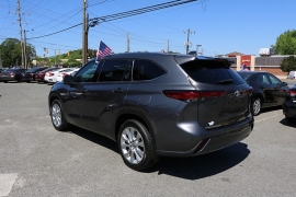 Used 2021  Toyota Highlander AWD &lpar;Natl&rpar; at Auto Finance Center near Matthews&comma; NC