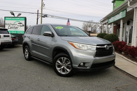 2015 Toyota Highlander LE Plus's photo