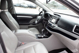 Used 2015  Toyota Highlander FWD 4dr V6 LE &lpar;Natl&rpar; at Auto Finance Center near Matthews&comma; NC