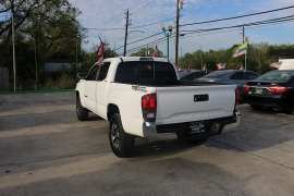 Used 2020  Toyota Tacoma 2WD Double Cab 5' Bed I4 AT &lpar;Natl&rpar; at Auto Finance Center near Matthews&comma; NC