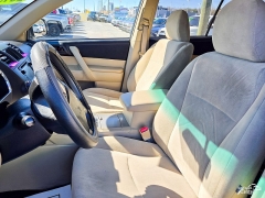 Used 2013  Toyota Highlander 4d SUV FWD at Auto Finance Center near Matthews&comma; NC