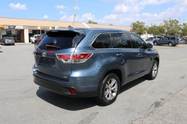 Used 2015  Toyota Highlander 4d SUV FWD XLE at Auto Finance Center near Matthews&comma; NC