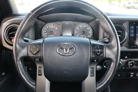 Used 2018  Toyota Tacoma Double Cab 5' Bed V6 4x4 &lpar;Natl&rpar; at Auto Finance Center near Matthews&comma; NC