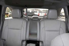 Used 2018  Toyota Highlander V6 FWD &lpar;Natl&rpar; at Auto Finance Center near Matthews&comma; NC