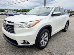 Used 2015  Toyota Highlander 4d SUV AWD XLE at Auto Finance Center near Matthews&comma; NC