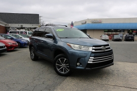 Used 2019  Toyota Highlander V6 FWD &lpar;Natl&rpar; at Auto Finance Center near Matthews&comma; NC