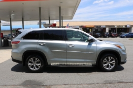 Used 2015  Toyota Highlander FWD 4dr V6 LE &lpar;Natl&rpar; at Auto Finance Center near Matthews&comma; NC