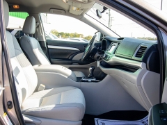 Used 2015  Toyota Highlander FWD 4dr V6 LE (Natl) at Auto Finance Center near Matthews, NC