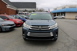 Used 2019  Toyota Highlander V6 FWD &lpar;Natl&rpar; at Auto Finance Center near Matthews&comma; NC