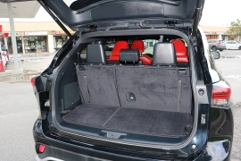 Used 2023  Toyota Highlander FWD &lpar;Natl&rpar; at Auto Finance Center near Matthews&comma; NC