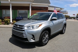 Used 2019  Toyota Highlander V6 FWD &lpar;Natl&rpar; at Auto Finance Center near Matthews&comma; NC