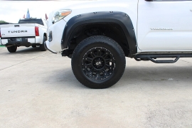 Used 2017  Toyota Tacoma Double Cab 5' Bed V6 4x4 &lpar;Natl&rpar; at Auto Finance Center near Matthews&comma; NC