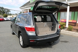 Used 2013 Toyota Highlander 4d SUV FWD at Auto Finance Center near Matthews, NC