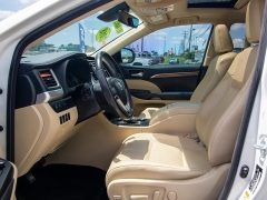 Used 2018 Toyota Highlander Limited V6 FWD (Natl) at Auto Finance Center near Matthews, NC