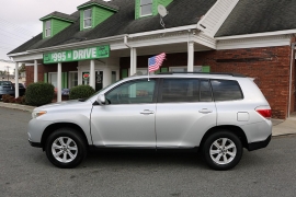 Used 2012  Toyota Highlander FWD 4dr I4 &lpar;Natl&rpar; at Auto Finance Center near Matthews&comma; NC
