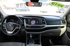 Used 2019  Toyota Highlander V6 FWD &lpar;Natl&rpar; at Auto Finance Center near Matthews&comma; NC