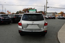 Used 2012  Toyota Highlander FWD 4dr I4 &lpar;Natl&rpar; at Auto Finance Center near Matthews&comma; NC