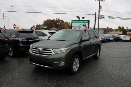 Used 2013  Toyota Highlander 4WD 4dr V6 (Natl) at Auto Finance Center near Matthews, NC