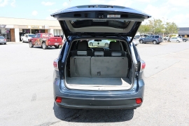 Used 2015  Toyota Highlander 4d SUV FWD XLE at Auto Finance Center near Matthews&comma; NC