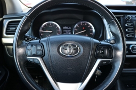 Used 2015  Toyota Highlander FWD 4dr V6 LE (Natl) at Auto Finance Center near Matthews, NC