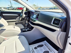 Used 2015  Toyota Highlander FWD 4dr V6 LE &lpar;Natl&rpar; at Auto Finance Center near Matthews&comma; NC