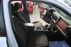 Used 2020  Toyota Tacoma 2WD Double Cab 5' Bed I4 AT &lpar;Natl&rpar; at Auto Finance Center near Matthews&comma; NC