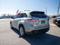 Used 2016  Toyota Highlander FWD 4dr V6 Limited &lpar;Natl&rpar; at Auto Finance Center near Matthews&comma; NC