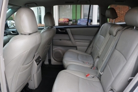 Used 2012  Toyota Highlander FWD 4dr I4 &lpar;Natl&rpar; at Auto Finance Center near Matthews&comma; NC