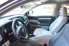 Used 2014  Toyota Highlander AWD 4dr V6 LE &lpar;Natl&rpar; at Auto Finance Center near Matthews&comma; NC