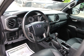 Used 2019  Toyota Tacoma 2WD Double Cab 5' Bed V6 AT &lpar;Natl&rpar; at Auto Finance Center near Matthews&comma; NC