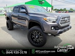 Used 2017  Toyota Tacoma Double Cab 5' Bed V6 4x4 &lpar;Natl&rpar; at Auto Finance Center near Matthews&comma; NC