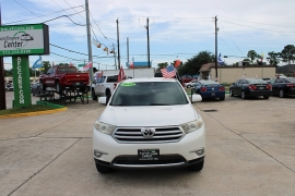 Used 2013  Toyota Highlander 4d SUV FWD at Auto Finance Center near Matthews&comma; NC