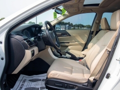 Used 2017 Honda Accord Sedan 4d EX-L at Auto Finance Center near Matthews, NC
