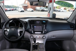 Used 2013 Toyota Highlander 4d SUV FWD at Auto Finance Center near Matthews, NC