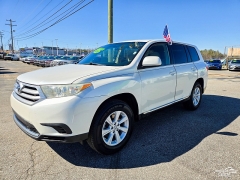 Used 2013  Toyota Highlander 4d SUV FWD at Auto Finance Center near Matthews&comma; NC