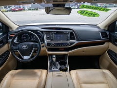 Used 2018 Toyota Highlander Limited V6 FWD (Natl) at Auto Finance Center near Matthews, NC