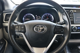 Used 2019  Toyota Highlander V6 FWD &lpar;Natl&rpar; at Auto Finance Center near Matthews&comma; NC