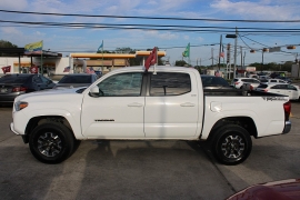 Used 2020  Toyota Tacoma 2WD Double Cab 5' Bed I4 AT &lpar;Natl&rpar; at Auto Finance Center near Matthews&comma; NC