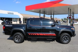 Used 2018  Toyota Tacoma Double Cab 5' Bed V6 4x4 &lpar;Natl&rpar; at Auto Finance Center near Matthews&comma; NC