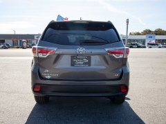 Used 2015  Toyota Highlander FWD 4dr V6 LE (Natl) at Auto Finance Center near Matthews, NC